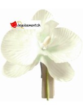 6 orchidées ivoire sur pince 6 orchidées ivoire sur pince