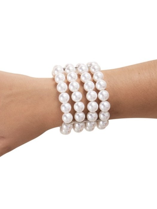 Vierreihiges Armband aus weißen Perlen