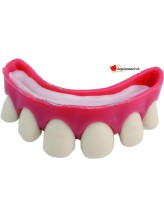 Dentier dents écartées avec pâte Dentier dents écartées avec pâte