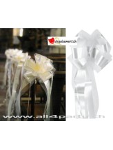 Noeud  tulle blanc avec pans longs. Noeud  tulle blanc avec pans longs.